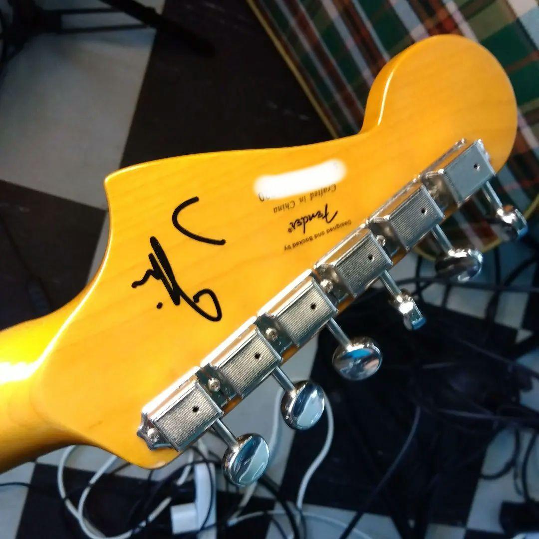 ストラトキャスター ナチュラル/ブラウン