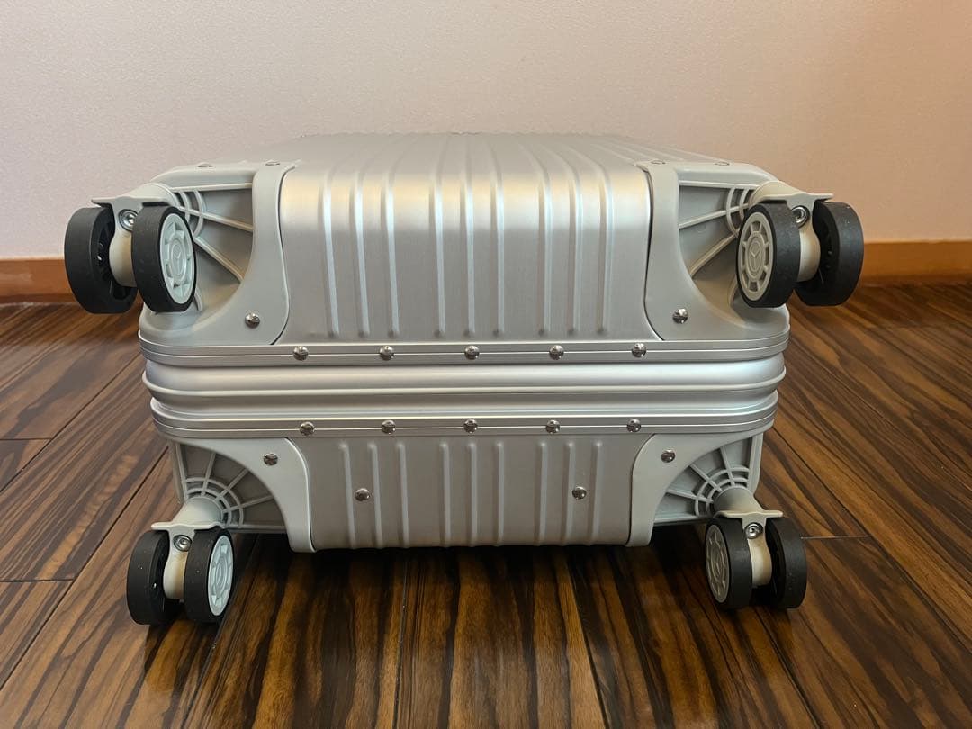 週末限定値下げ¥45000→¥40000ベンツキャリーケース32Ｌ