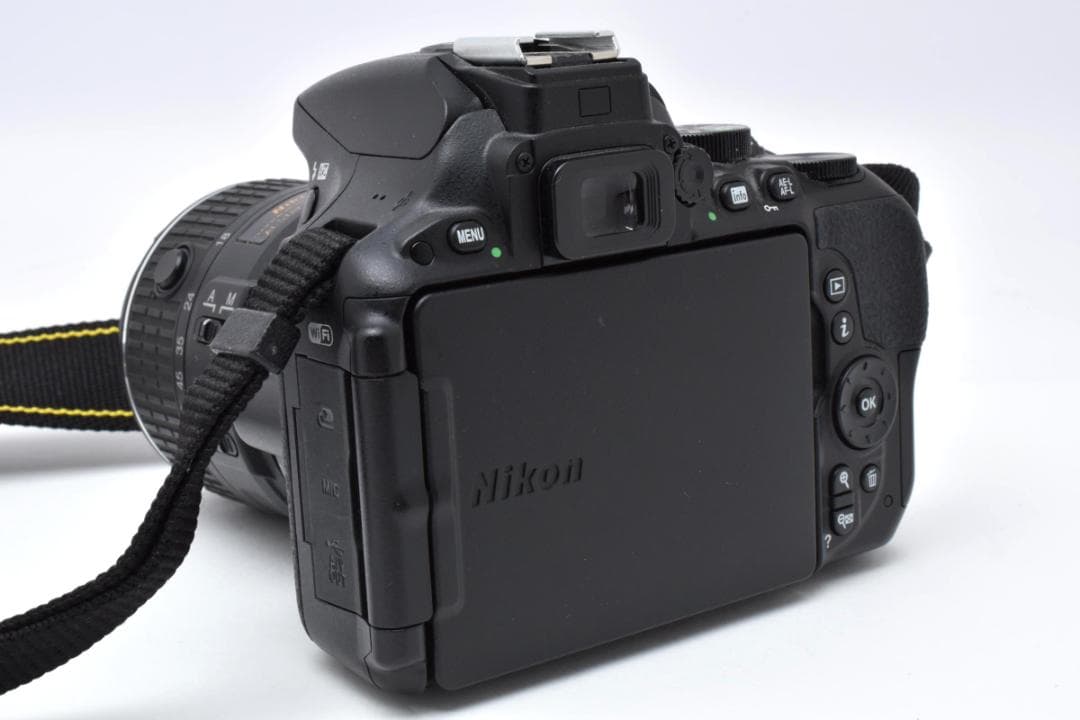 ニコン　Nikon D5500 レンズキット ≪S数1562回≫