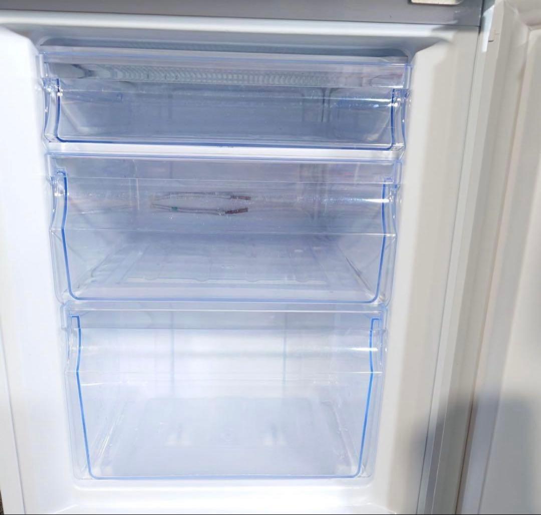 美品ハイセンス　2025年　冷蔵庫 HR-D1701W 175L ホワイト