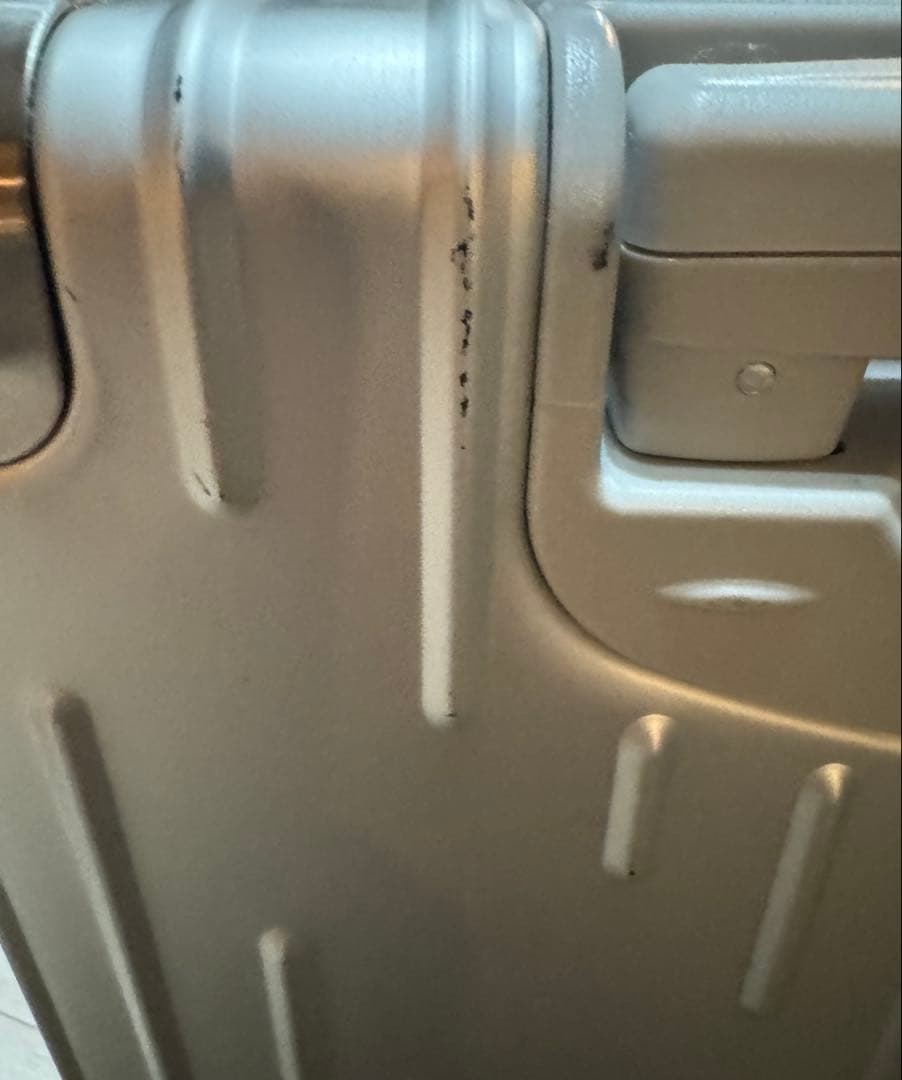 イノベーター アルミ　スーツケース　36Ｌ　innovator キャリーケース