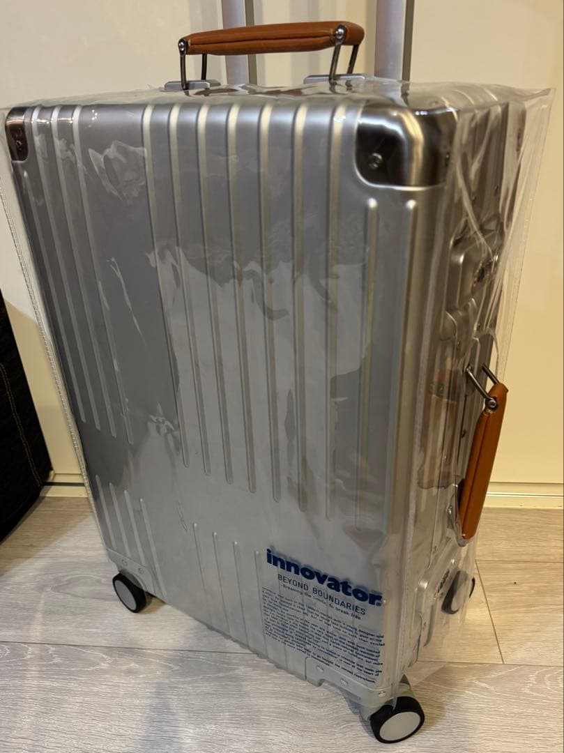 イノベーター アルミ　スーツケース　36Ｌ　innovator キャリーケース
