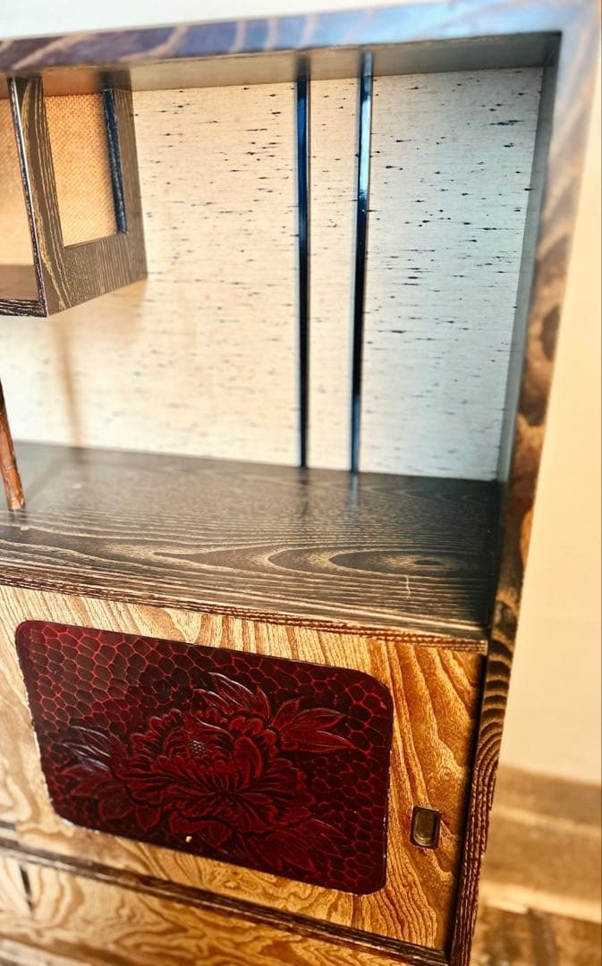 鎌倉彫 飾り棚 古家具 ガラス戸 昭和期 和家具 キャビネット