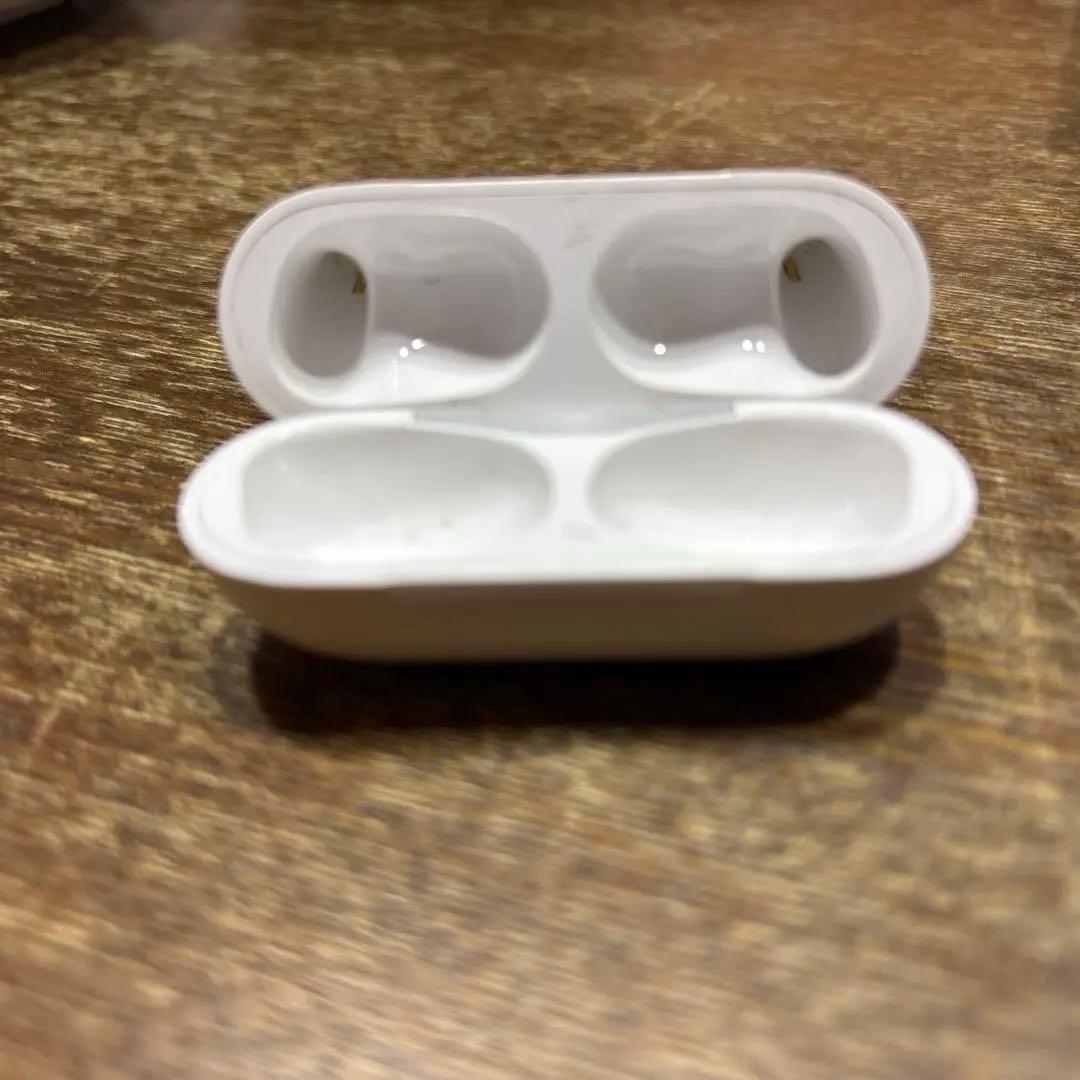 Airpods Pro2 (USB Type-C)。ケース付き。