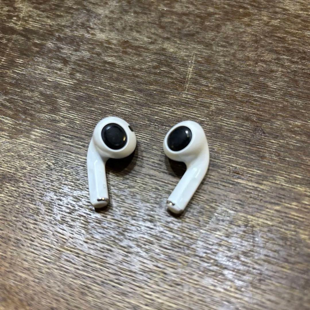 Airpods Pro2 (USB Type-C)。ケース付き。
