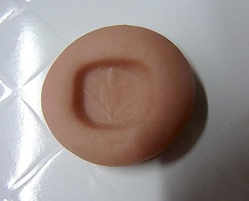 ★B1207★古代石 (262) 美品　西アジア　印章石　カルセドニー　花彫刻