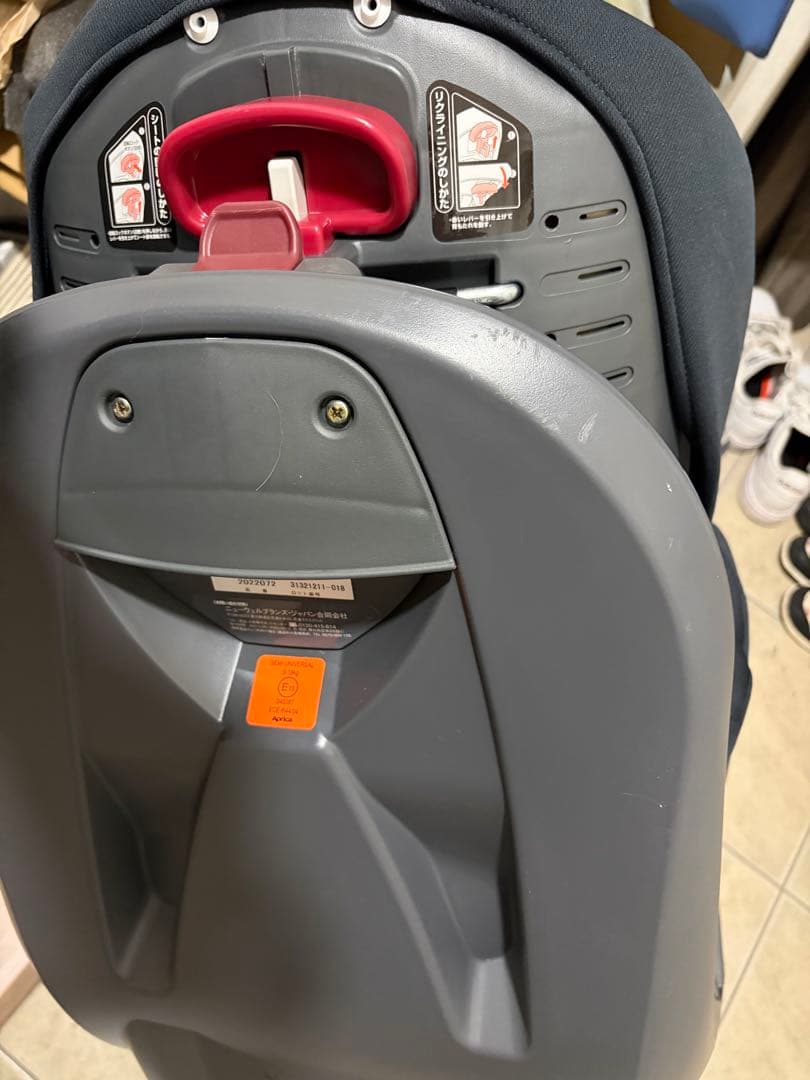 アップリカ ディアターンプラス チャイルドシート回転 フラット シートベルト固定