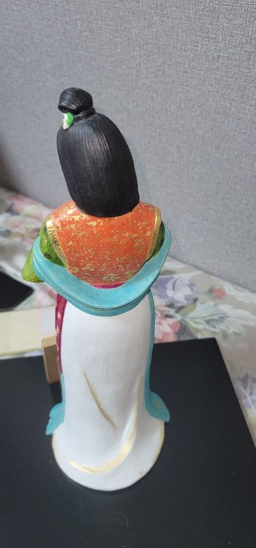 川崎幸子作 博多人形「 誰そ彼と」