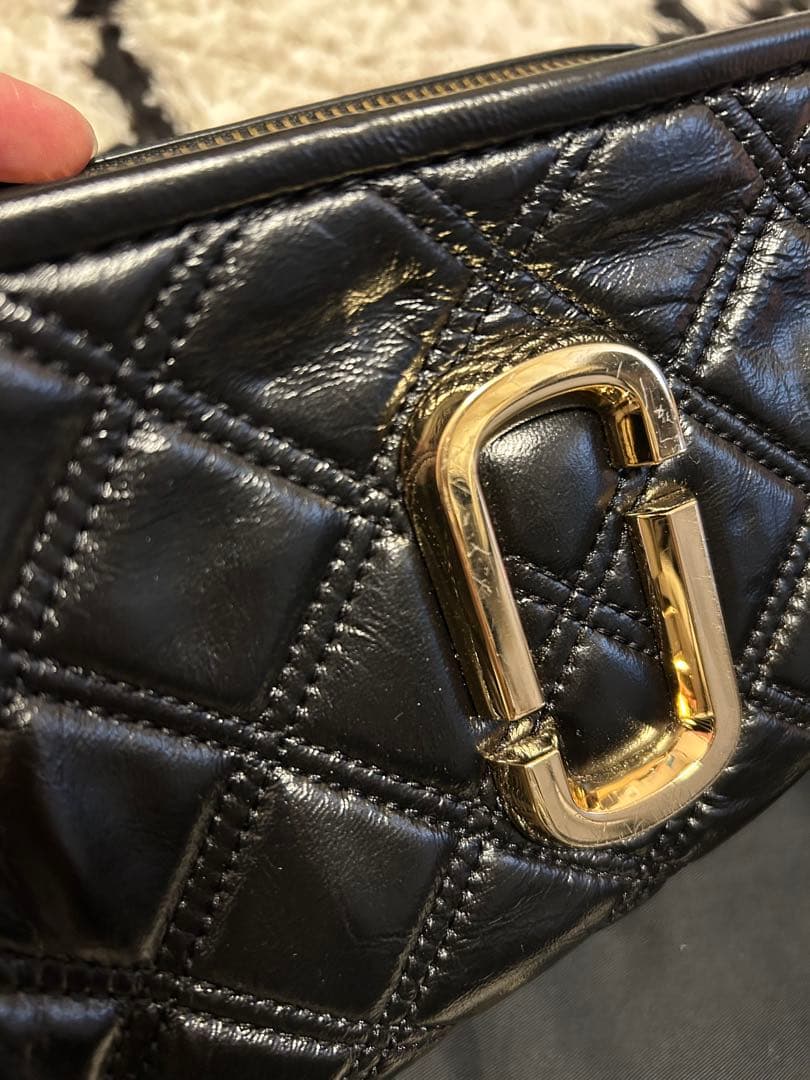 MARC JACOBS ブラックキルティングレザーショルダーバッグ