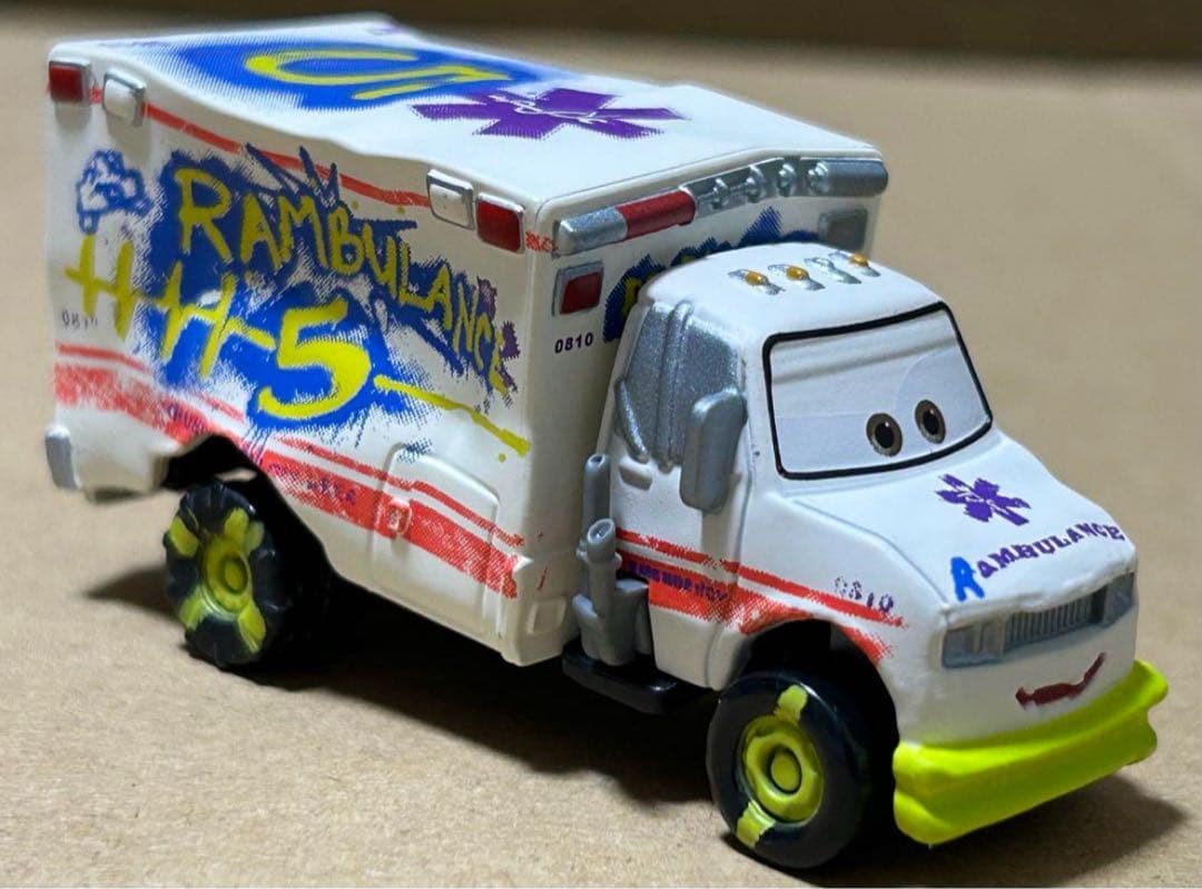 トミカ カーズ ドクターダメージ スタンダードタイプ C-39