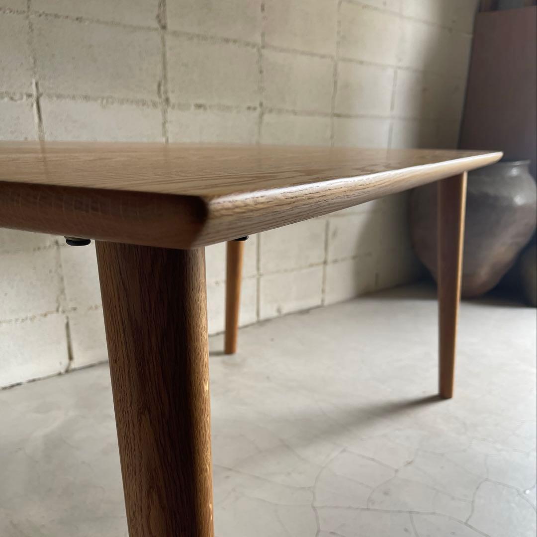 美品　天然木オーク無垢材　ダイニングテーブル　テーパー丸脚　斜め脚　北欧スタイル