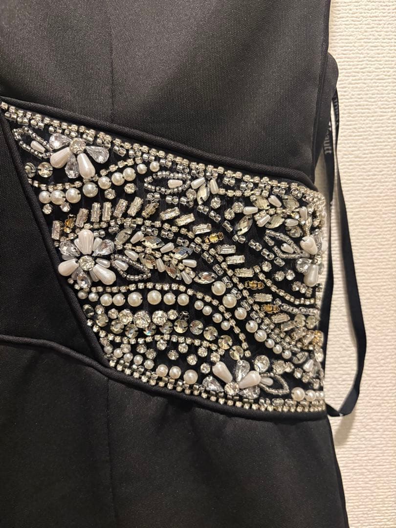 Veautt/ヴュート【OF05】ビジュー/スリット／シアー/ひざ丈／ミディアム