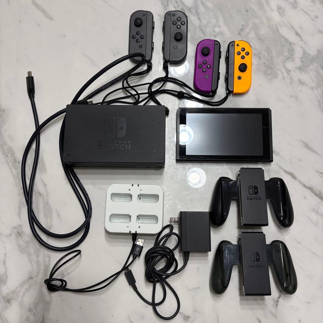 Nintendo Switch 本体 ジョイコン4個付き　充電器