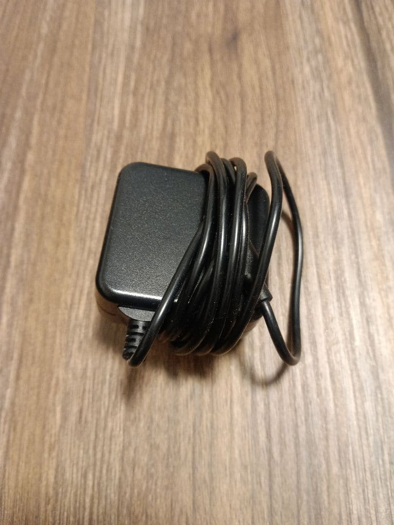 【AQUOSWish2】『スマホケース　充電器付き』 ※消毒済