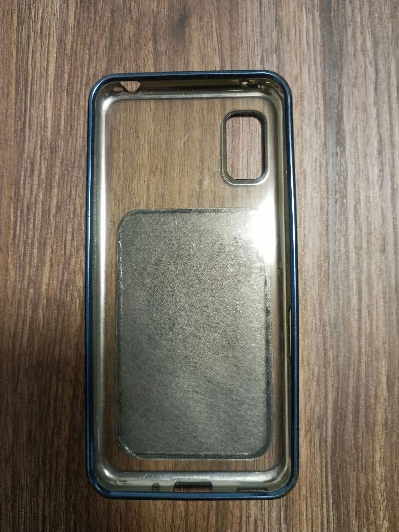 【AQUOSWish2】『スマホケース　充電器付き』 ※消毒済