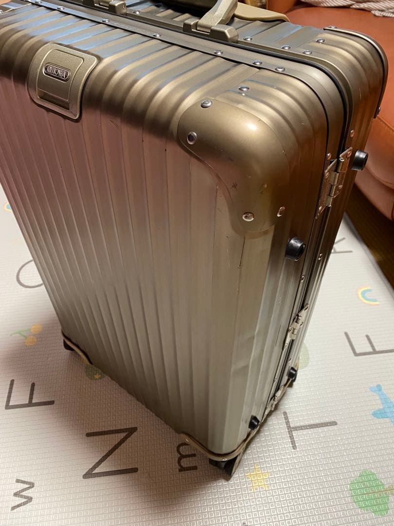 【最終値下げ】リモワ トパーズ チタニウム 64L 4輪 TSAロック チェック