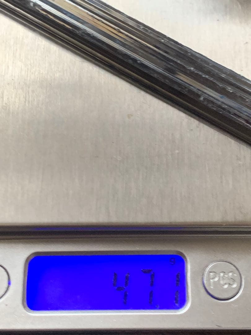 国産鉱物　愛媛県市ノ川鉱山の輝安鉱　スティブナイト　原石　鉱物標本　翡翠　根付