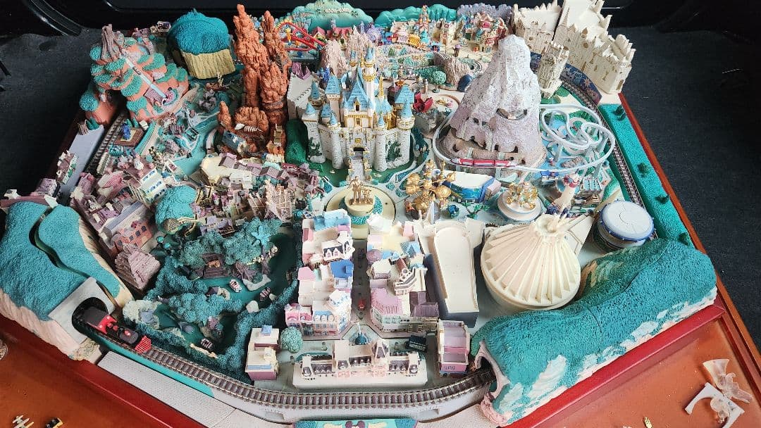 デアゴスティーニ　マイディズニーランド　完成品　引取希望　状態写真で確認要