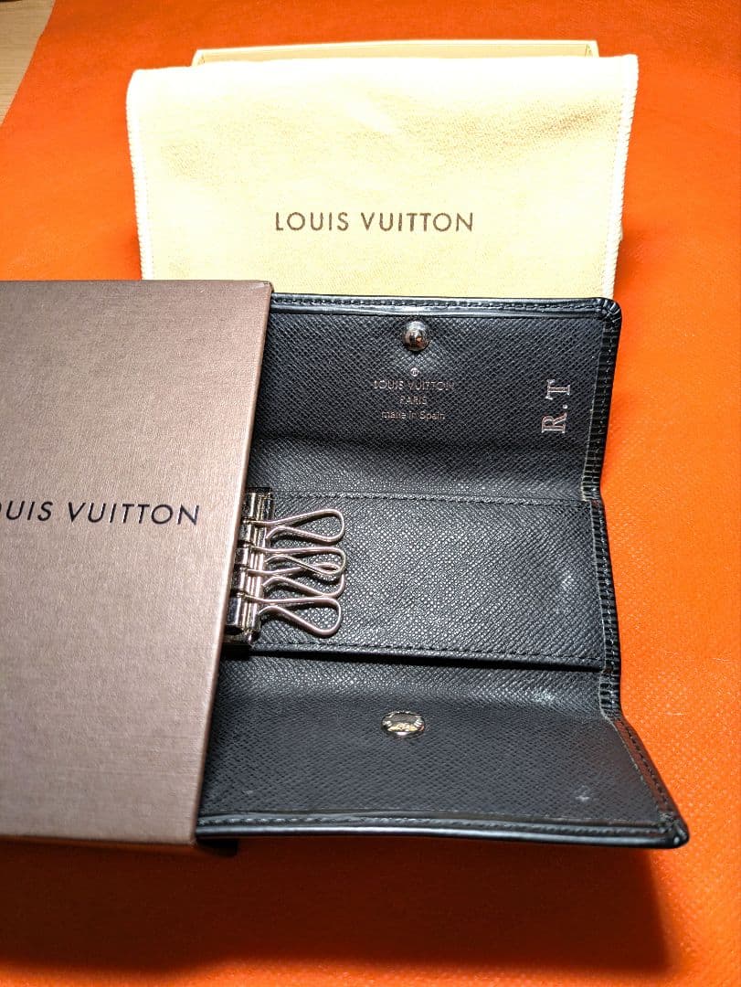 LOUIS VUITTON ミュルティクレ、キーケース４ 連、エピ、黒色、箱付き
