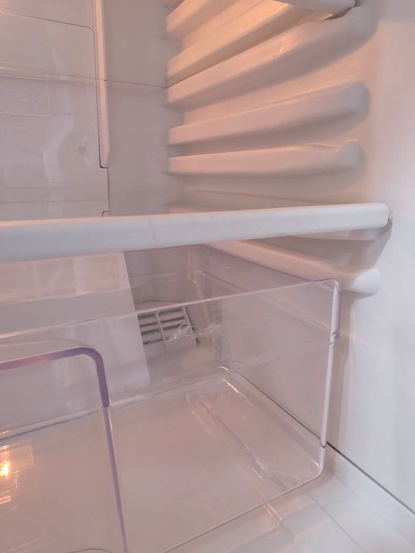 【送料込み】ブラック冷蔵庫 冷凍室付き　一人暮らし用 引っ越しのため、出品です。