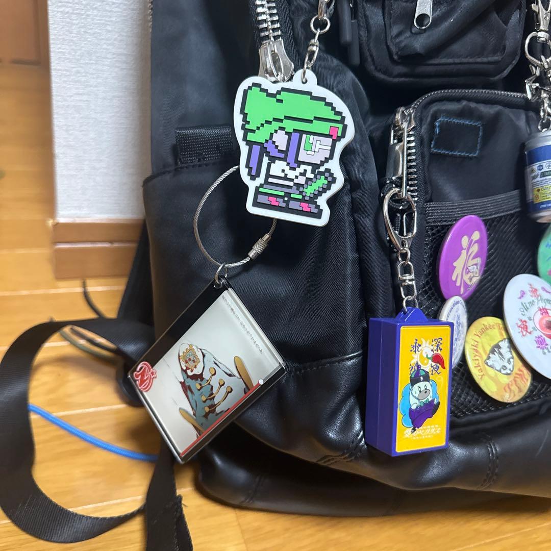 【改良版】ずとまよ バックパック リュック 缶バッジ ストラップ black