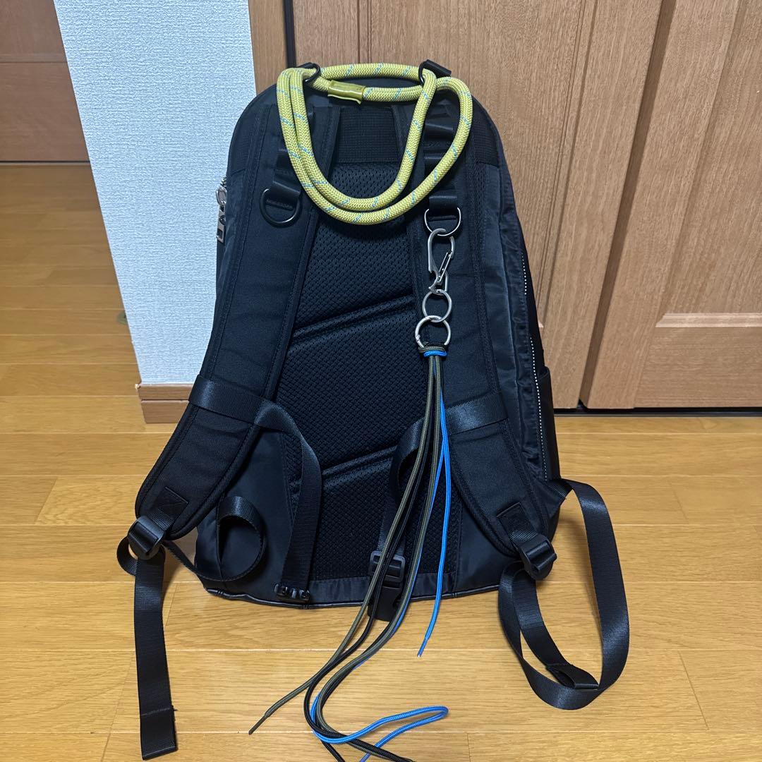 【改良版】ずとまよ バックパック リュック 缶バッジ ストラップ black