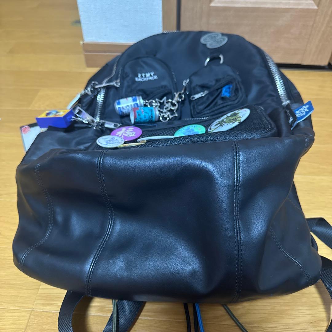 【改良版】ずとまよ バックパック リュック 缶バッジ ストラップ black