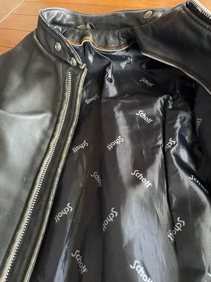 しょう　Schottシングルライダース