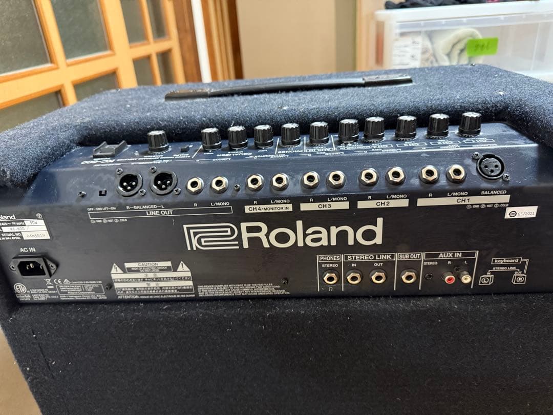 Roland KC-600 キーボードアンプ