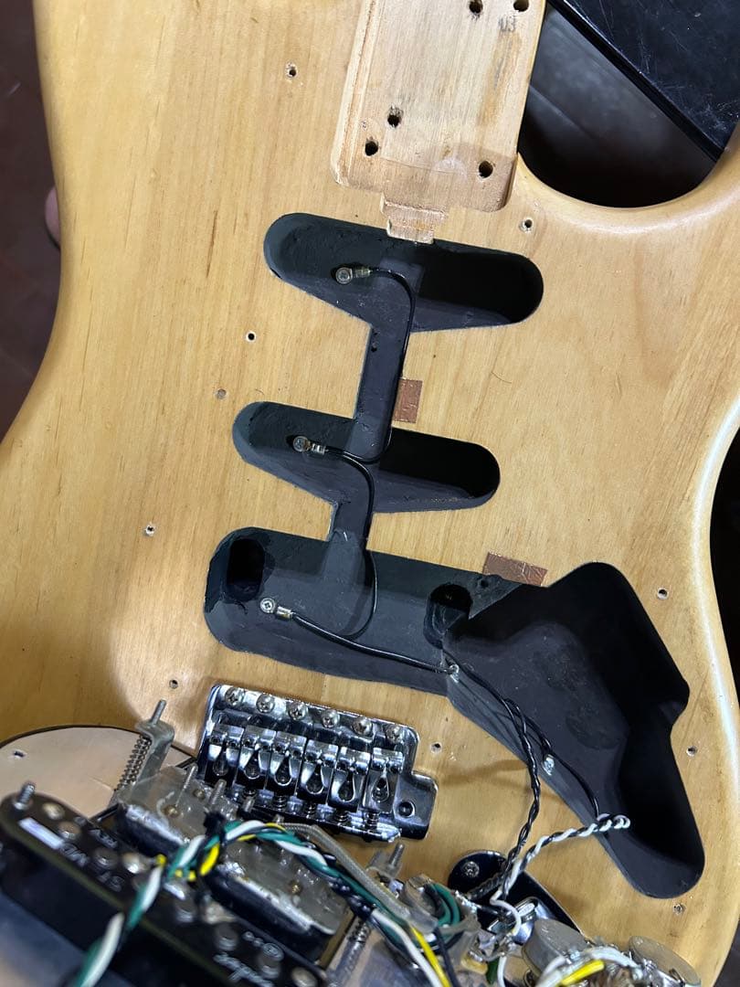 fernandes コンポーネント ストラト ギブソンPU搭載 ジョーペリー