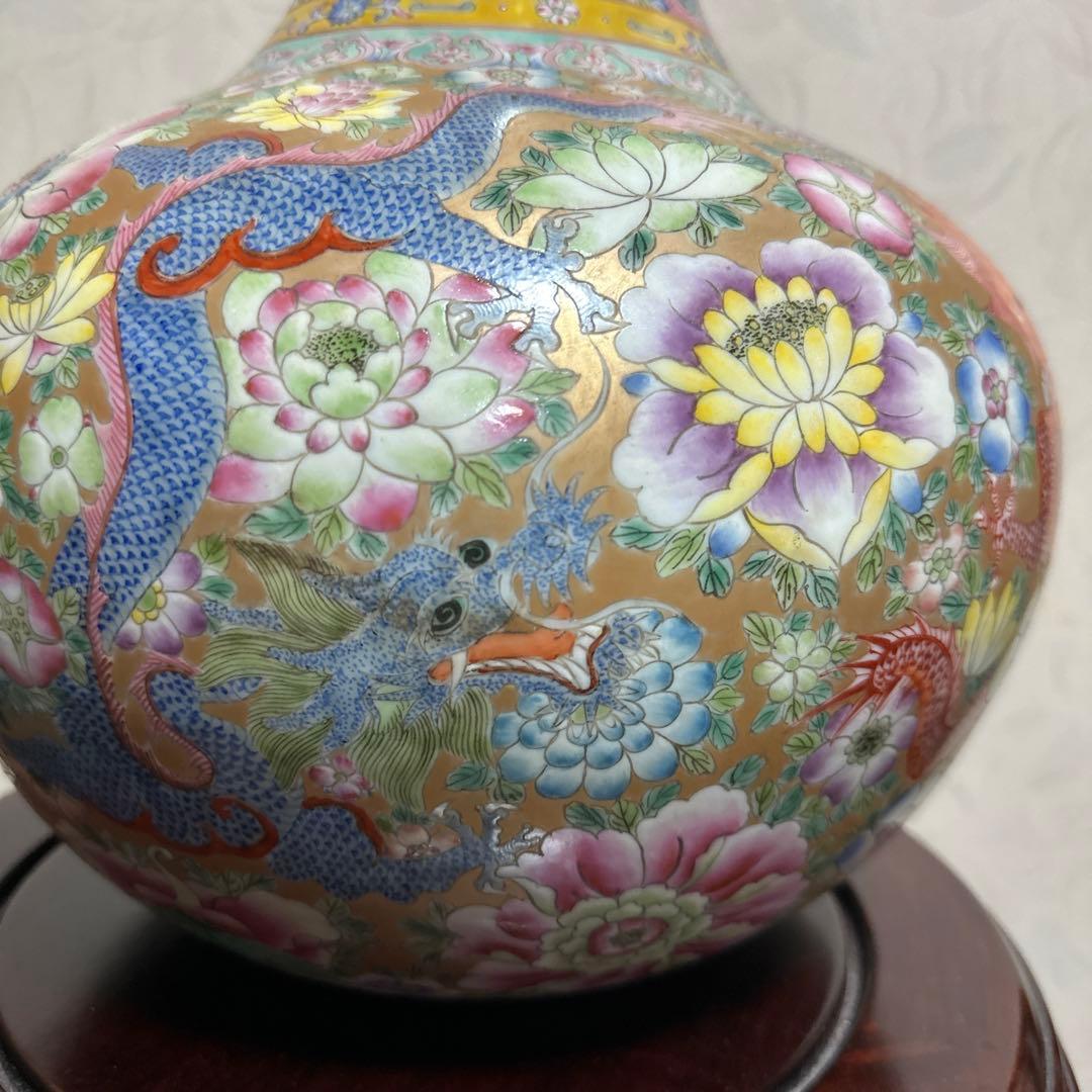 綺麗な花瓶　中国色絵龍の図　天球瓶　高さ約39cm