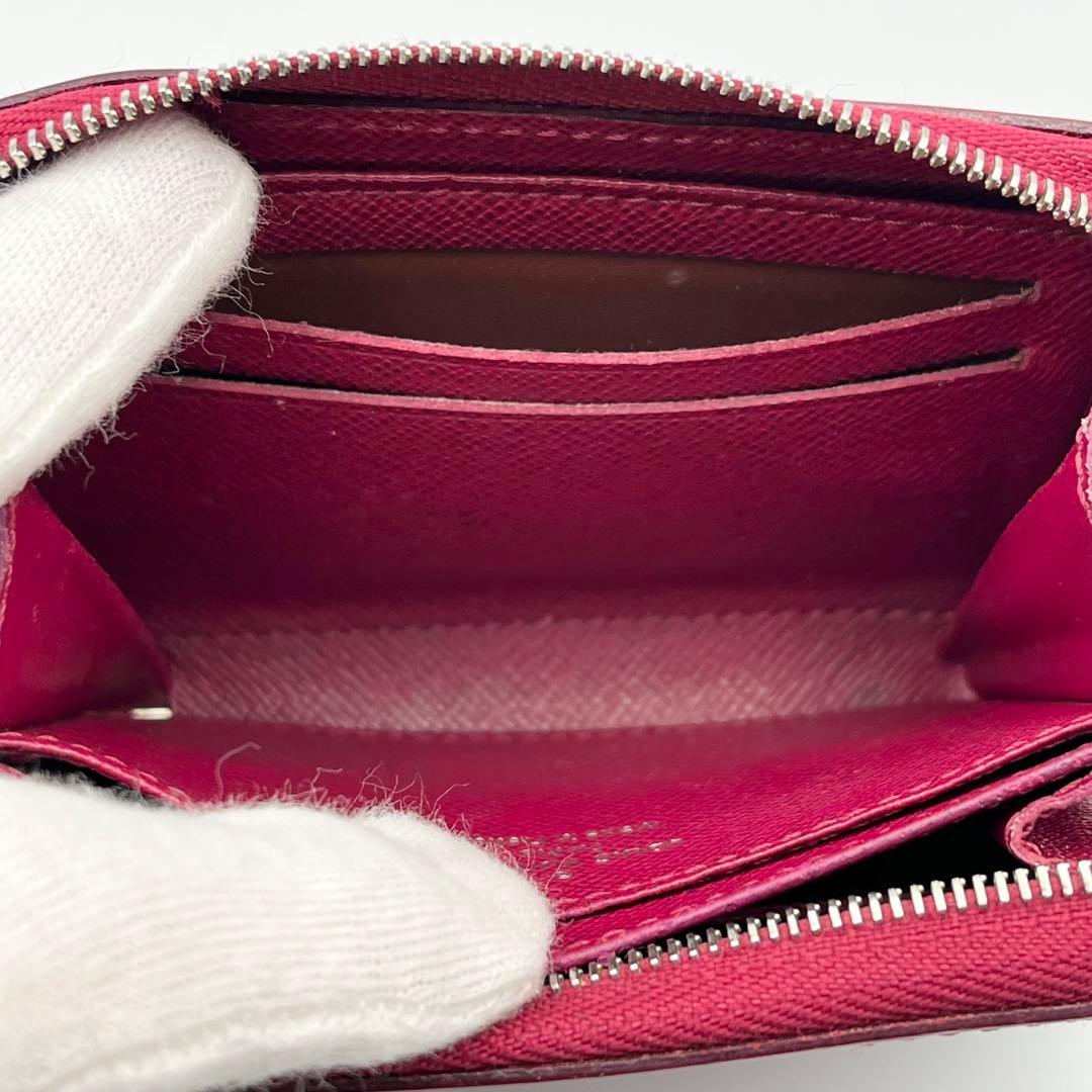 美品　ルイヴィトン　新型パース　小銭入れ　エピ　ラウンドファスナー　赤