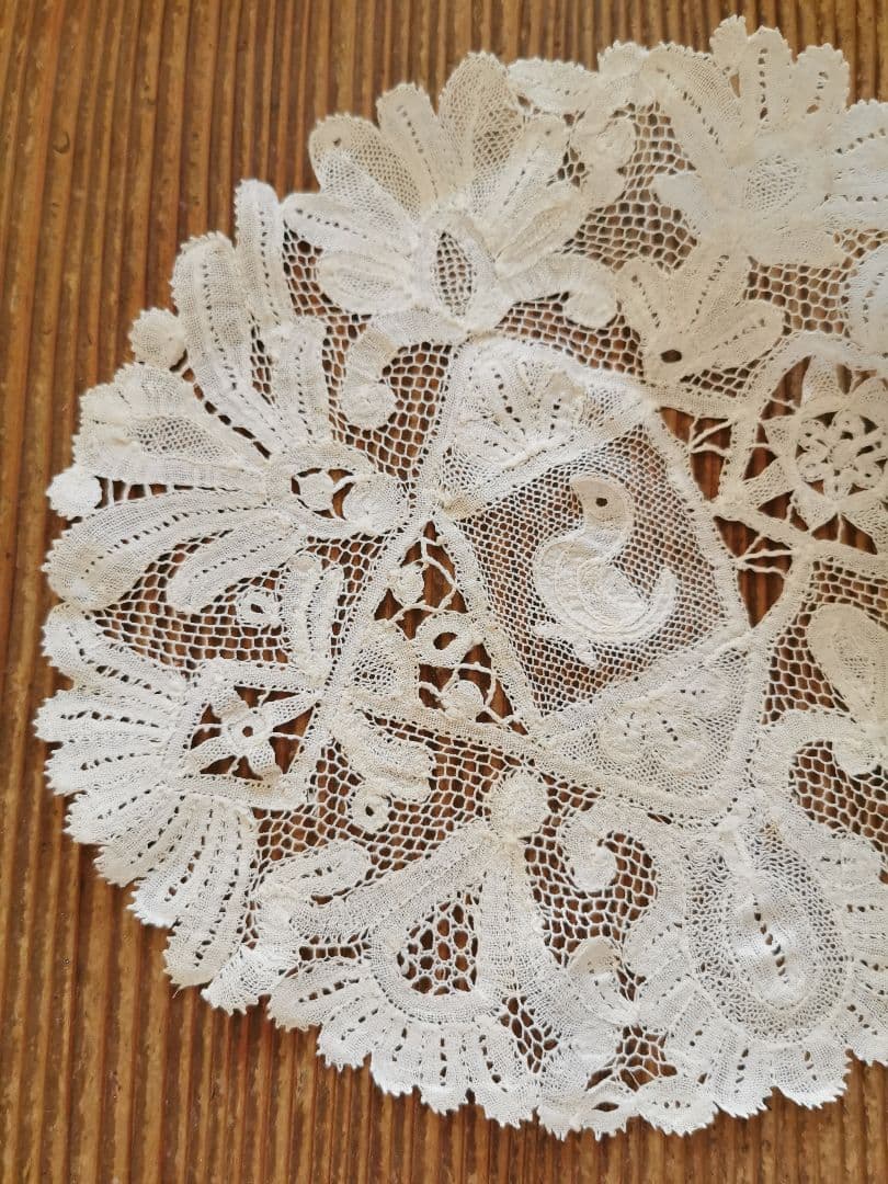 アンティーク 1880年頃 ミラネーゼレース 鴨/家鴨 ボビン編リネンドイリー