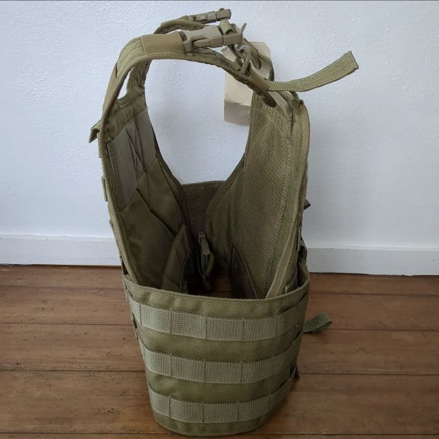 米軍実物　未使用　EAGLE MBAV プレートキャリア　ソフトアーマー入り