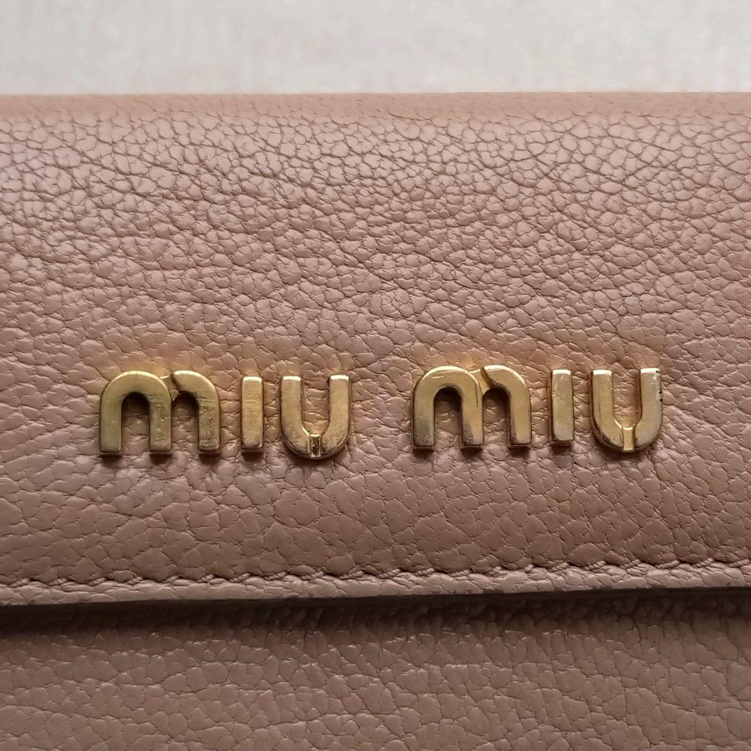 MIUMIU 三つ折り財布 コンパクトウォレット ゴールドロゴ ピンクベージュ