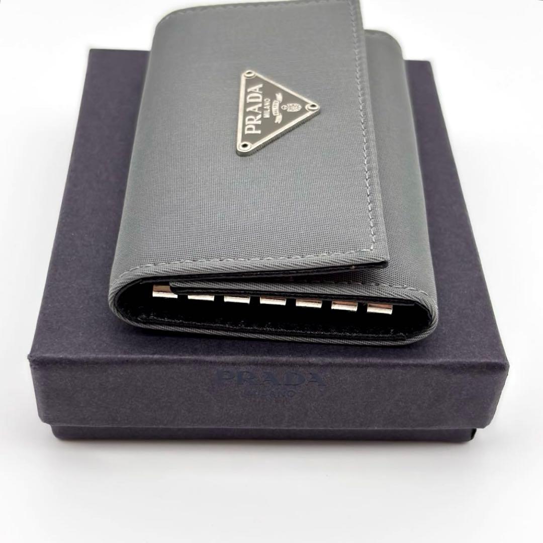 【箱付き未使用級】プラダ ６連 キーケース ナイロン×レザー 三角ロゴ グレー