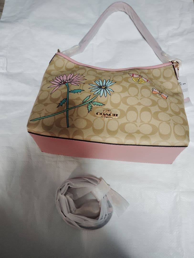 1/25まで大特価！新品　COACH 花と蝶 ショルダーバッグプラ袋布袋付