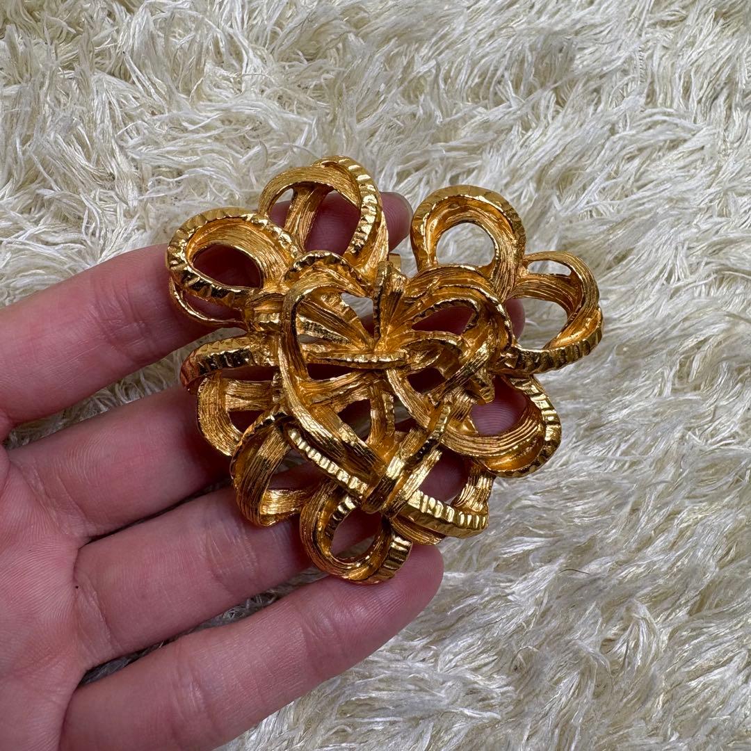 クリスチャンラクロワ　ハート　デザイン　ブローチ