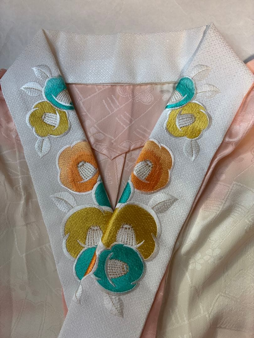 【逸品】藤娘きぬたや　総絞り　振袖　橙色　裄64 長襦袢　刺繍半襟(さんび)付き