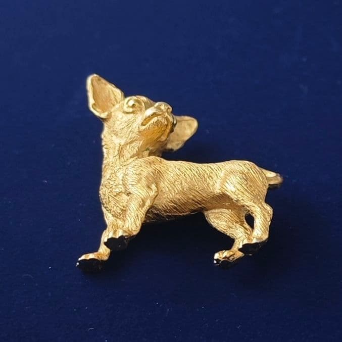 ヴィンテージtrifari チワワ　ゴールドメタルブローチ　犬　dog