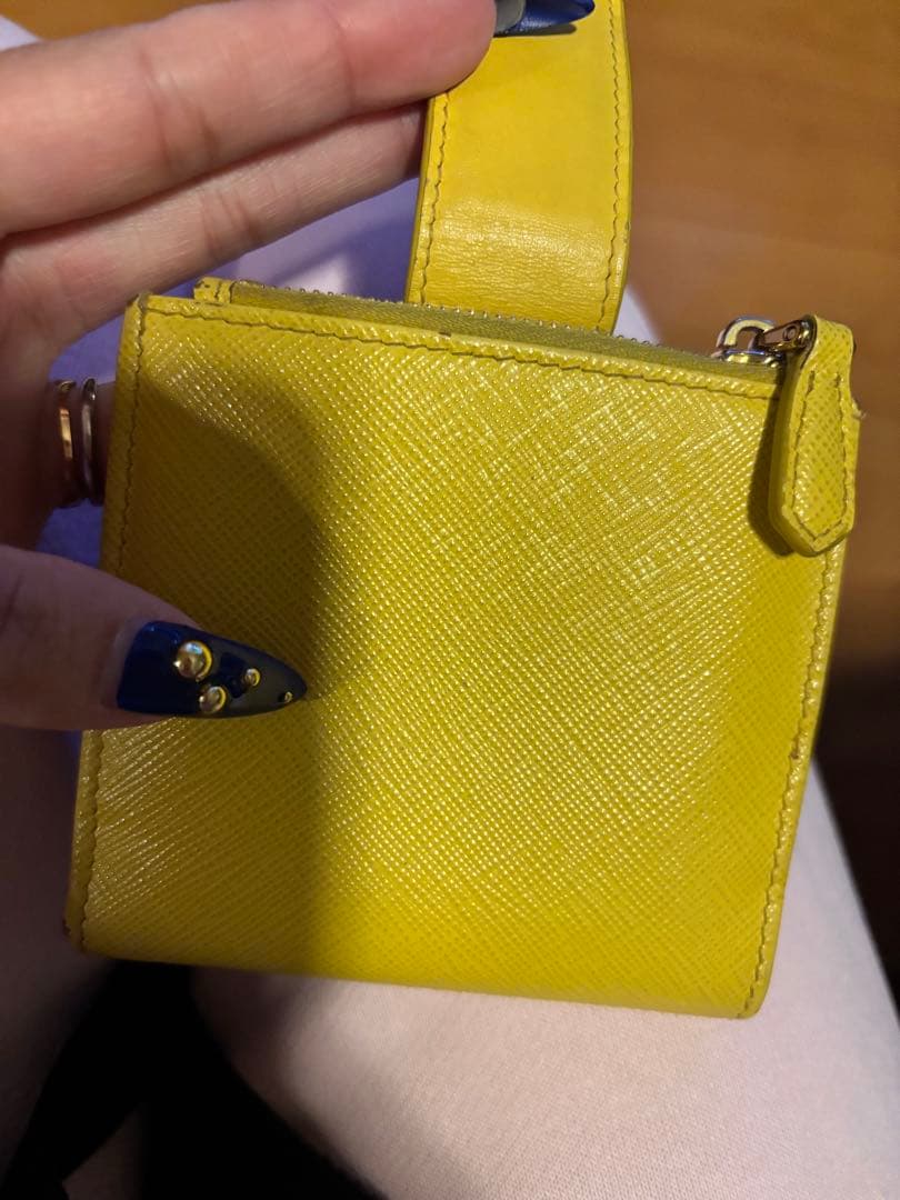PRADA サフィアーノレザー 二つ折り財布 イエロー