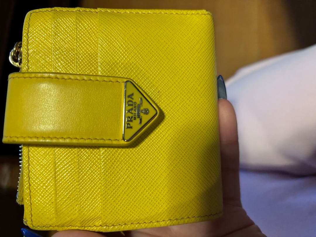 PRADA サフィアーノレザー 二つ折り財布 イエロー