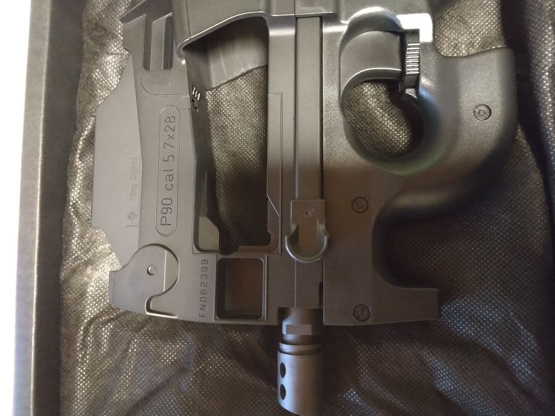 P90 電動ガン　バッテリーその他オマケ付き