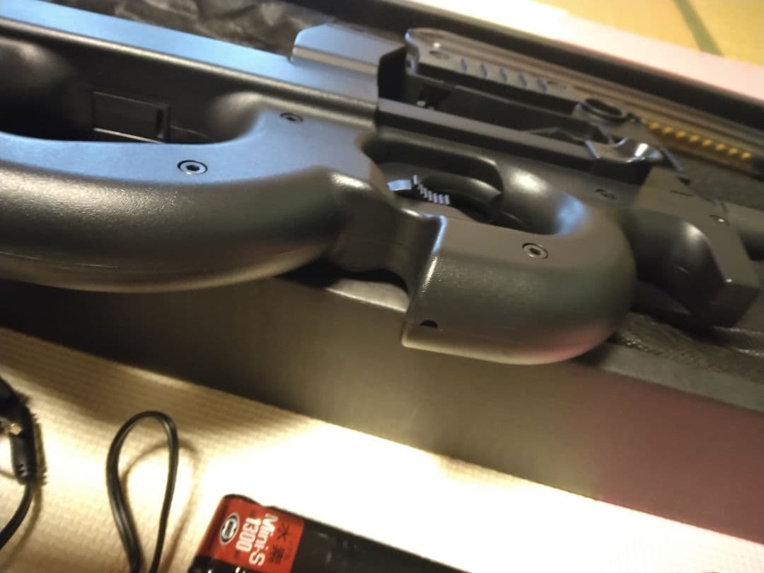 P90 電動ガン　バッテリーその他オマケ付き