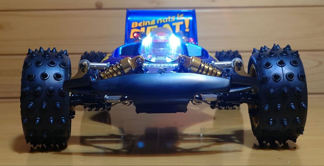 タミヤRCアバンテ (2011)LEDライト付プロポ＆バッテリー充電器付完成品