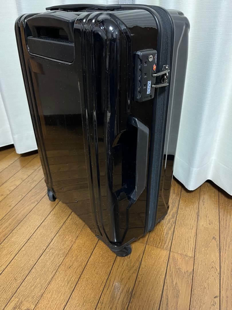 ゼロハリバートン スーツケース 32L 機内持込み可　4輪　中古品