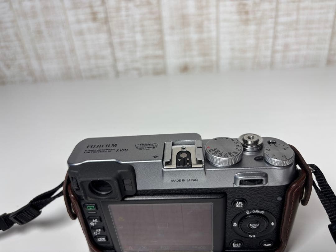 【極美品】富士フイルム X100 コンパクトデジタルカメラ