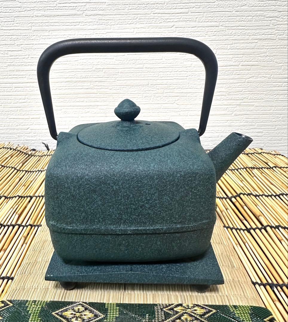 菊地保寿堂　奥山清行デザイン　ティーポット　よほうＳ　鉄瓶敷き　おりがみ①