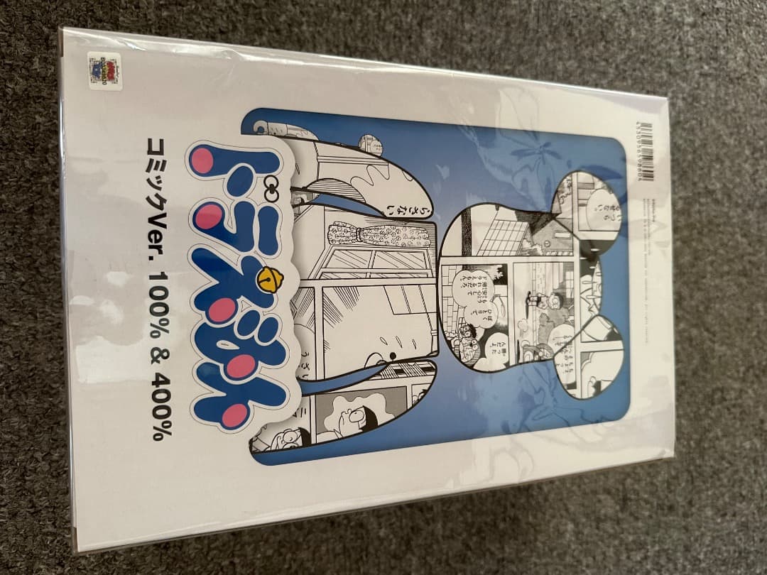 ベアブリック　ドラえもん コミックVer. 100% & 400%