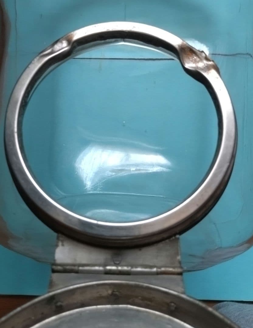 レトロ昔のたばこ瓶